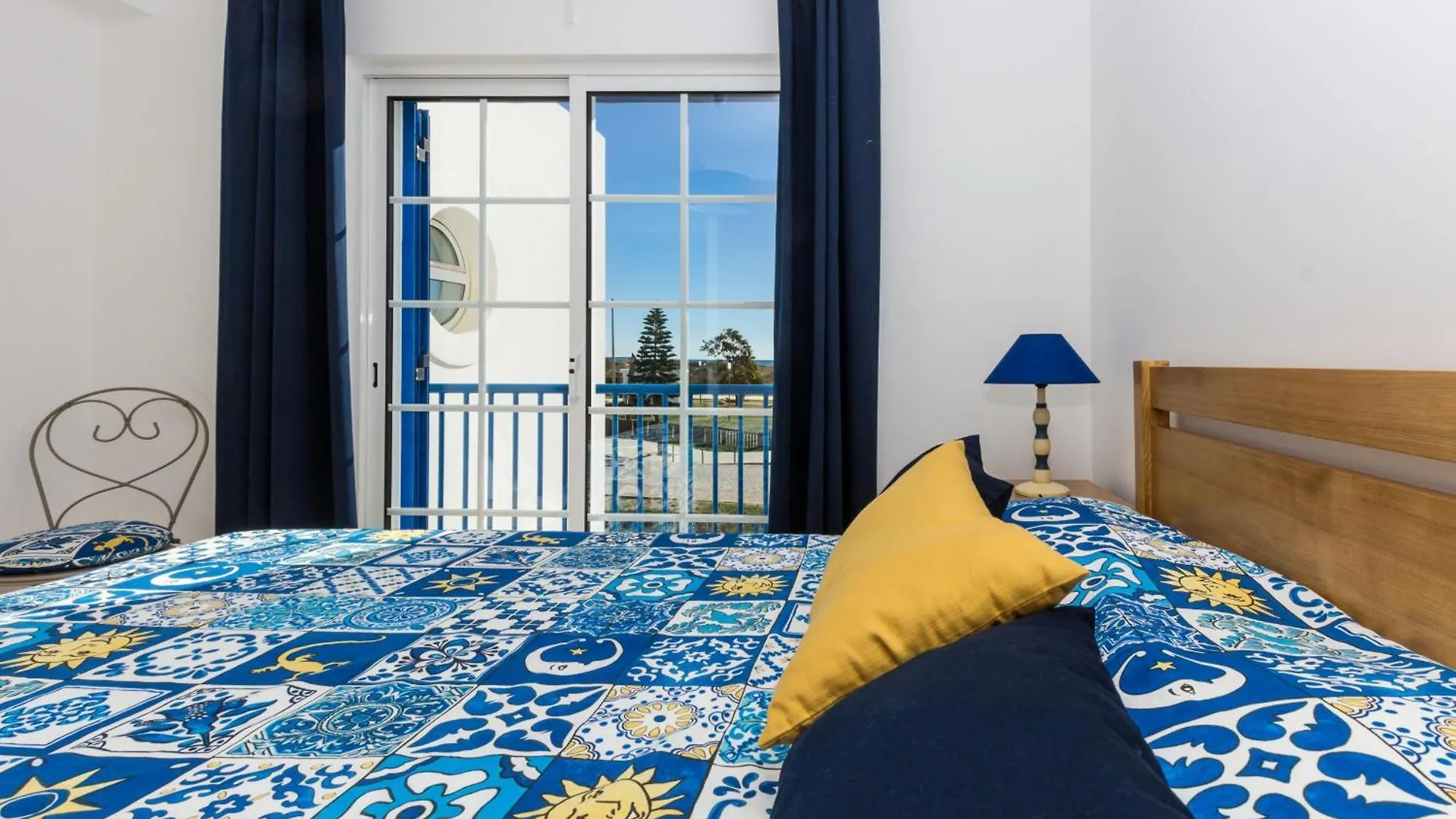 Blue Villa By Algarvemanta Manta Rota